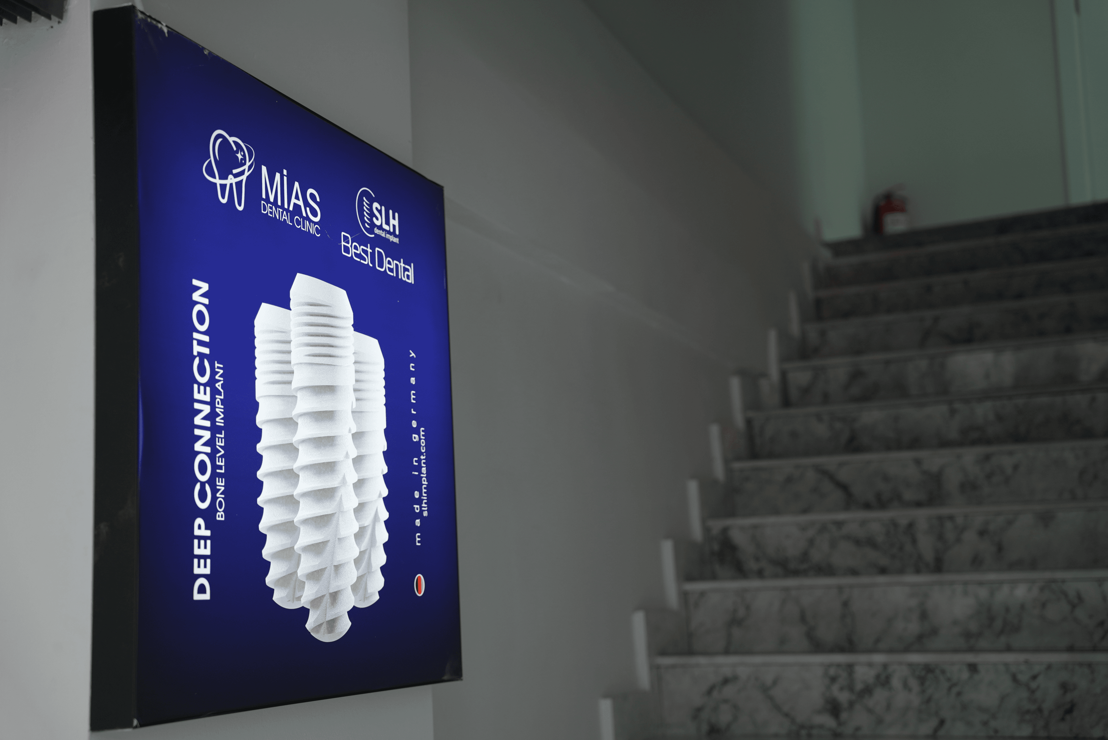 Gelişmiş diş implant teknolojisi ve ekipmanı