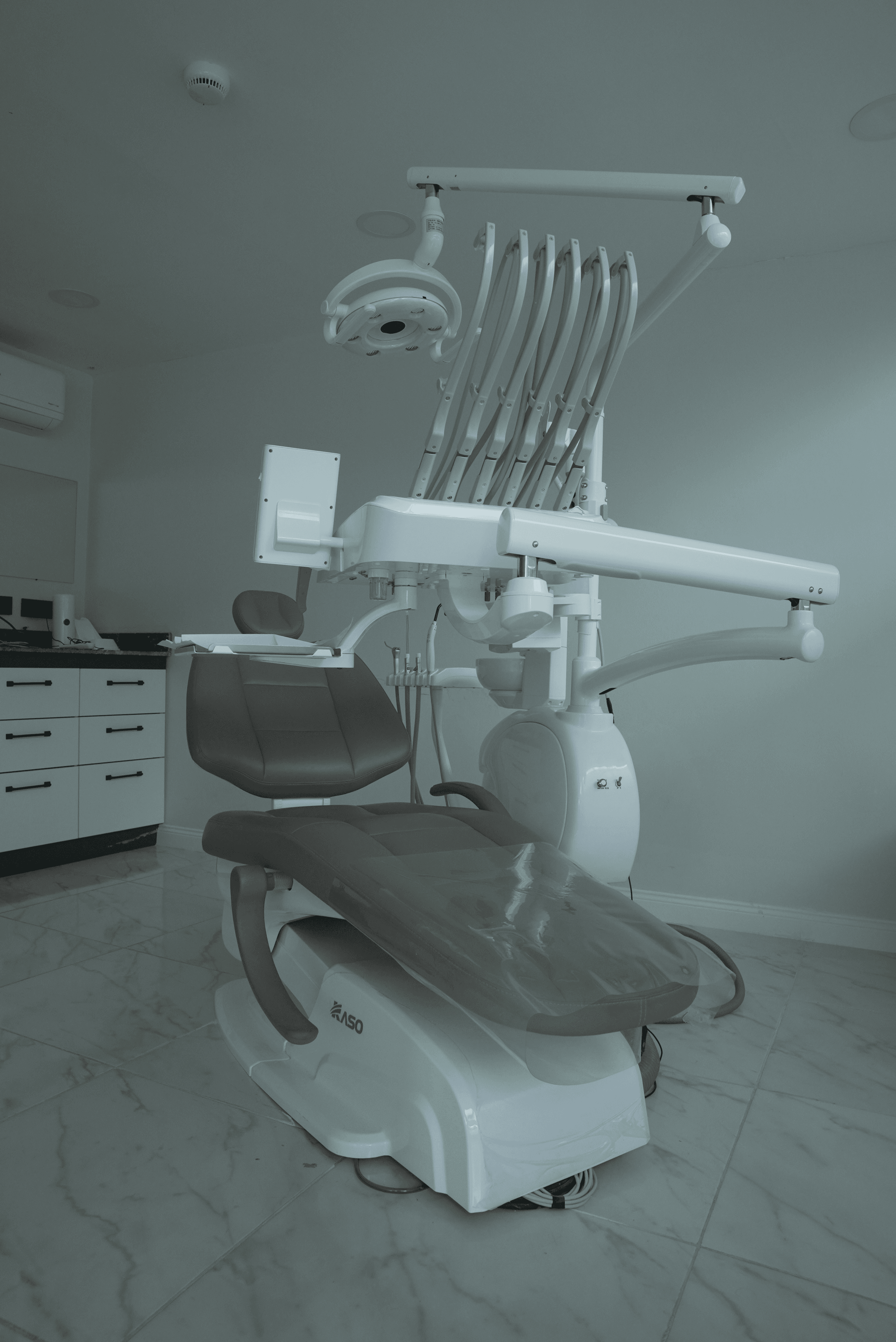 Diş implant prosedürü ve hasta bakım süreci